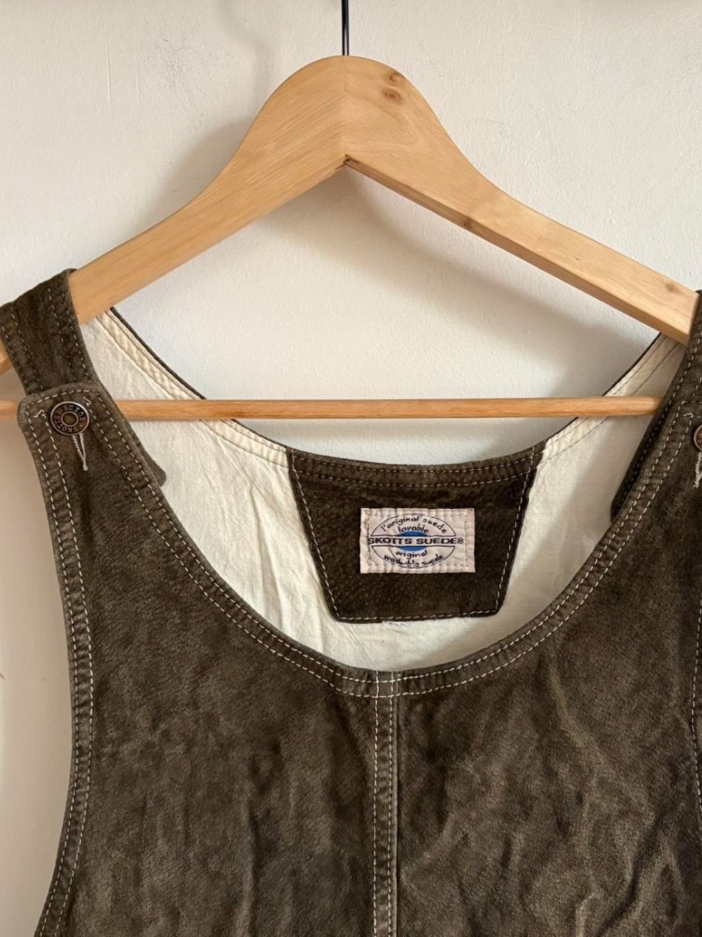 Suede overall dress— Skotts Suede - Picture 3 of 5